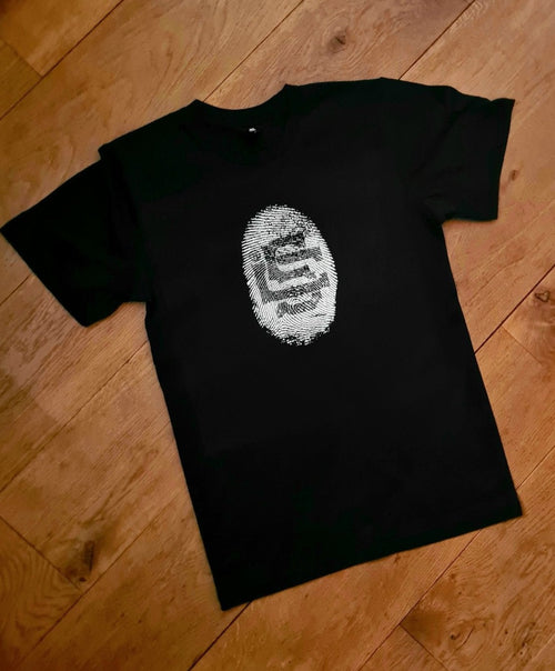 *POP-UP SHOP EXCLUSIVE* FNGRPRNT Tee